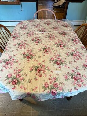 Floral Pink Rose Tablecloth - Home Dining